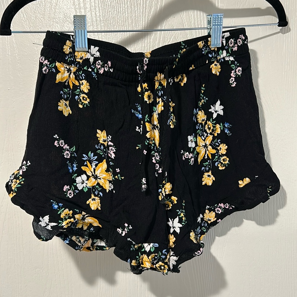H&M Black Floral Print Flowy Shorts